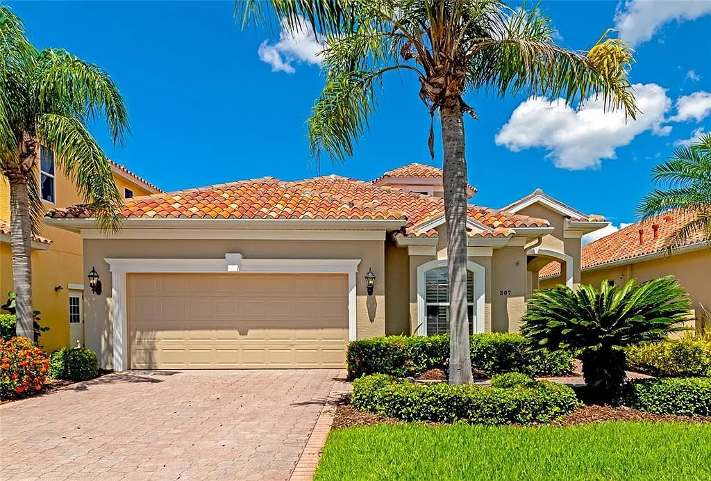 3 bed, 2.0 bath, 2069 sqft, $4,300 — Photo 3