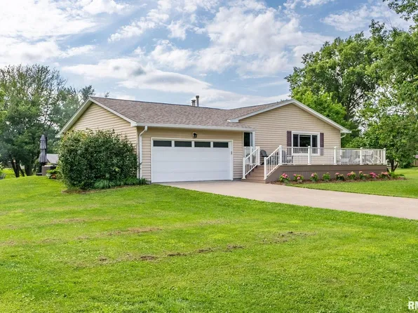 13260 64th Ave, Blue Grass, IA 52726