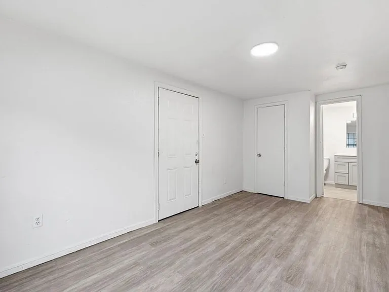 1827 Wood Ave — Photo 12