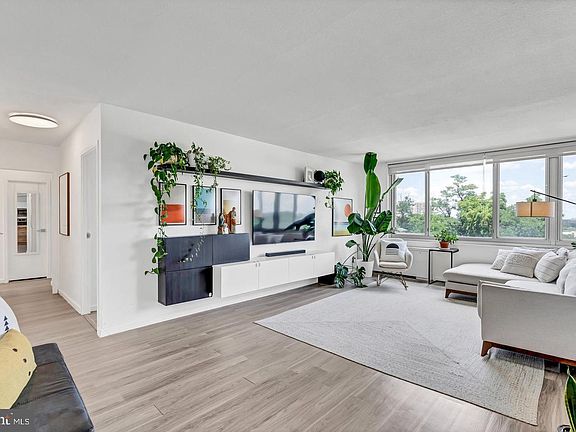 2nd image of 11801 Rockville Pike APT 813