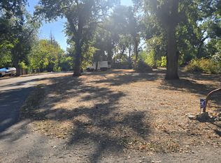 Waverly Ave, Redding, CA 96001