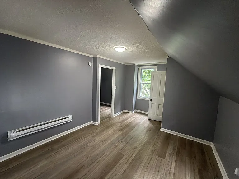 4144 Hyde Ave — Photo 2