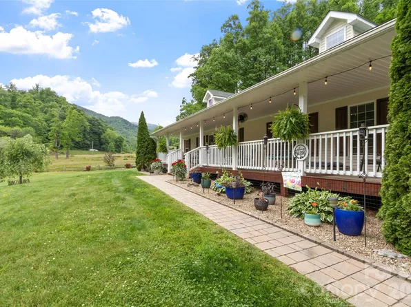 33 Copper Penny Ln, Burnsville, NC 28714