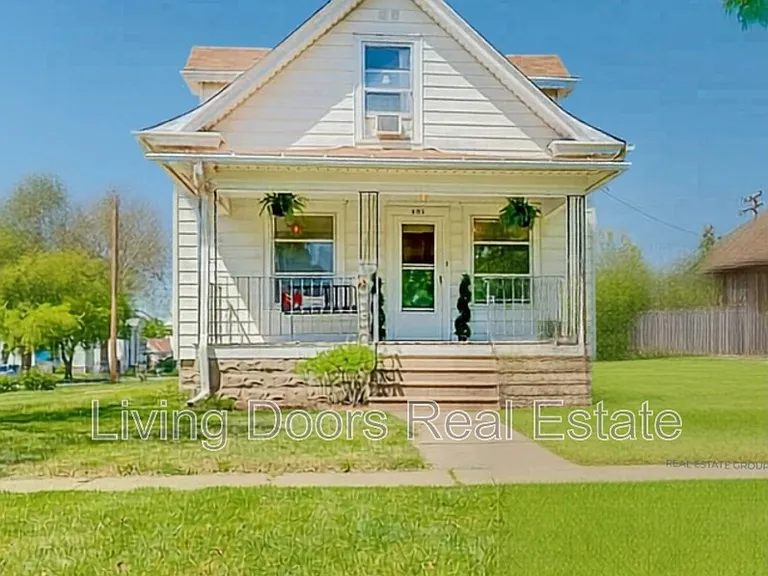 602 C St — Photo 1