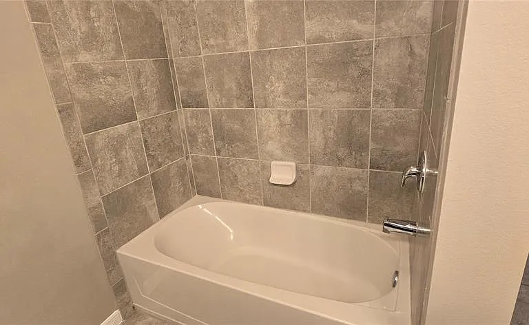 7564 Bishop Square Dr — Photo 8