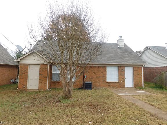 2nd image of 1827 Black Bear Cir