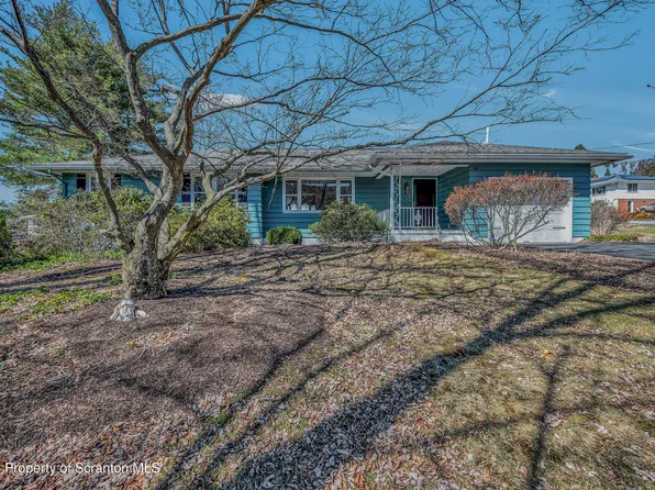 14 Laurel Dr, Scott Twp, PA 18411