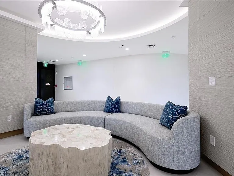 4001 Gulf Shore Blvd N #Penthouse 4 — Photo 15