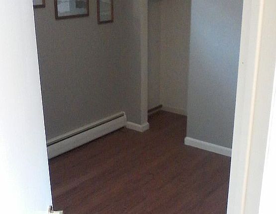 5th image of 121 W Hickory Ave