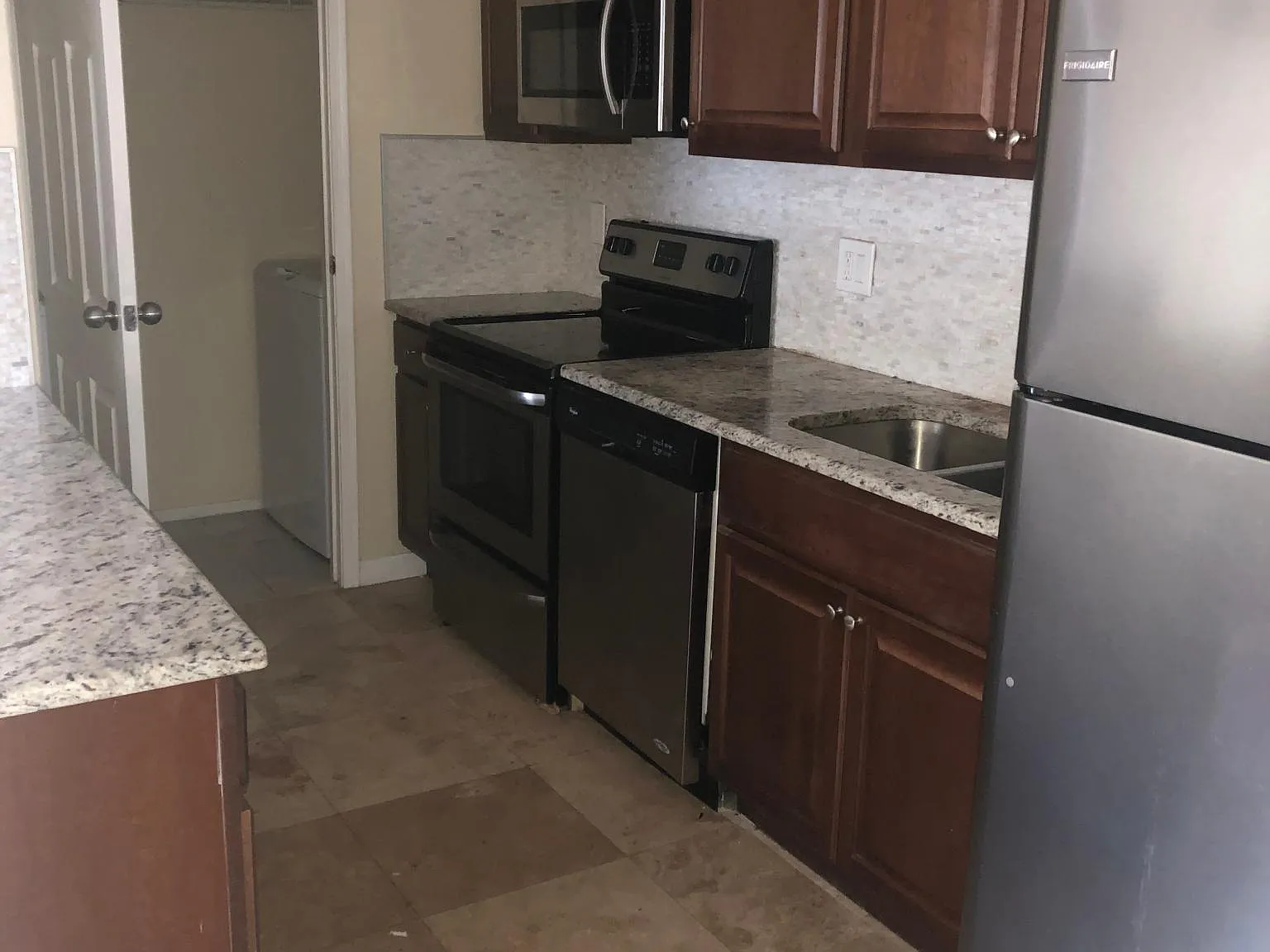 1400 Gandy Blvd N — Photo 3