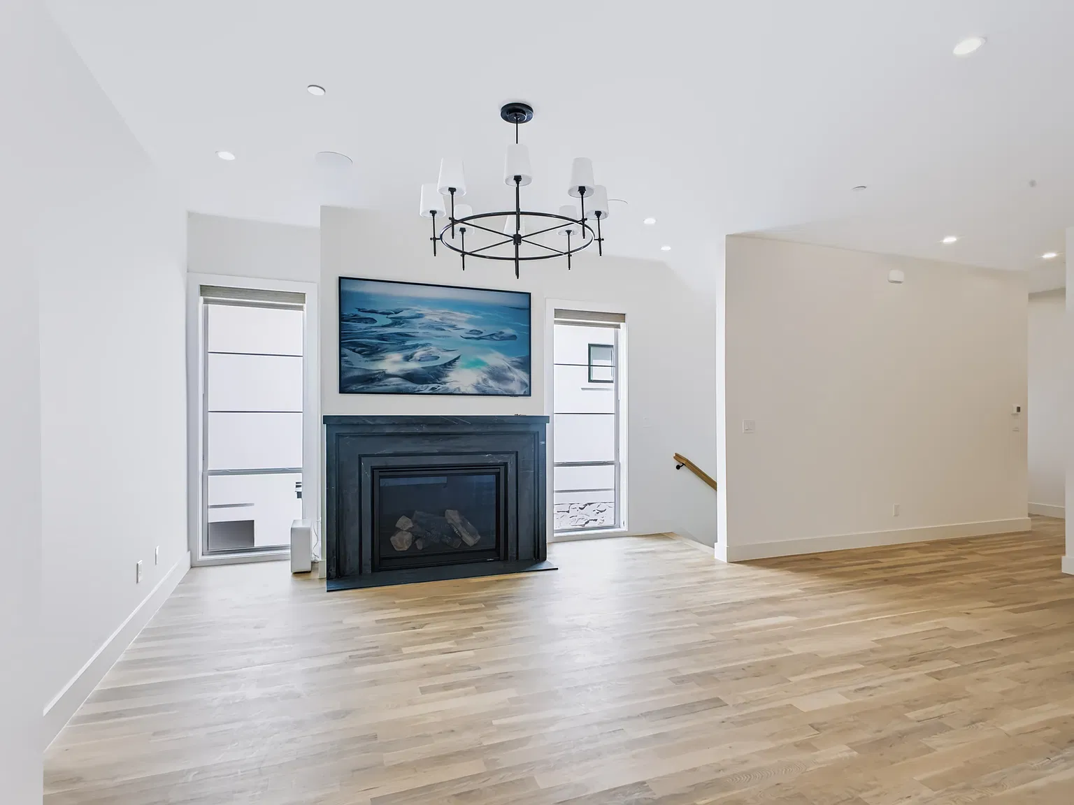 3 bed, 2199 sqft, $8,000 — Photo 1