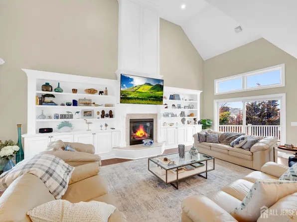 1828 Cable Dr, Toms River, NJ 08753