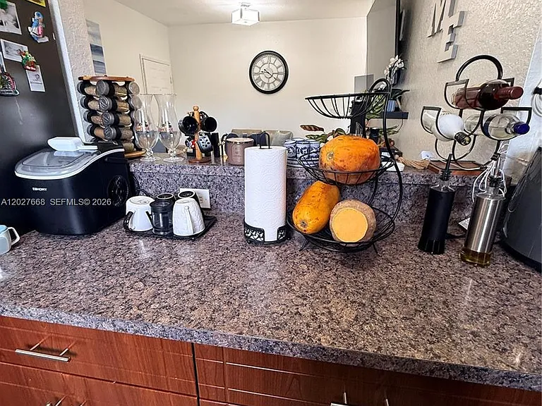340 E 5th St #202 — Photo 24