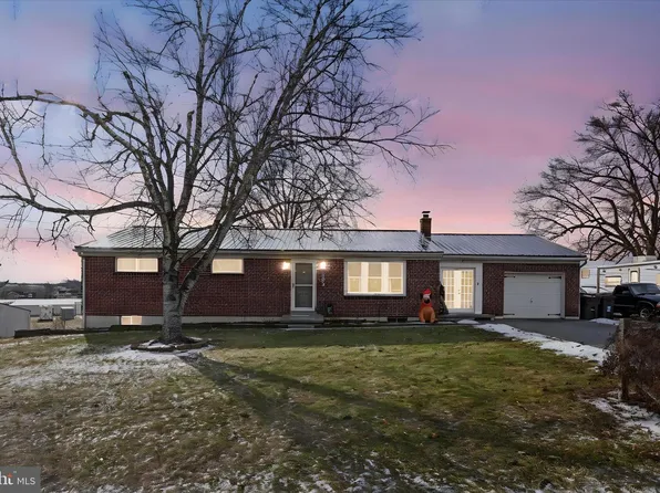 193 W Main St, Fredericksburg, PA 17026