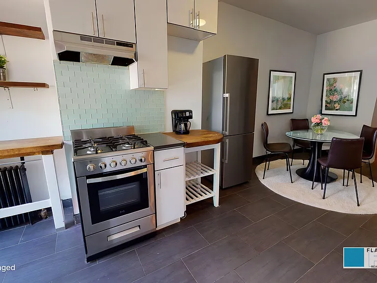 90 Berry St #1R — Photo 6