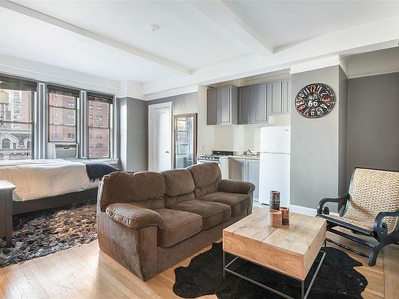 3rd image of 157-163 E 72nd St #6C