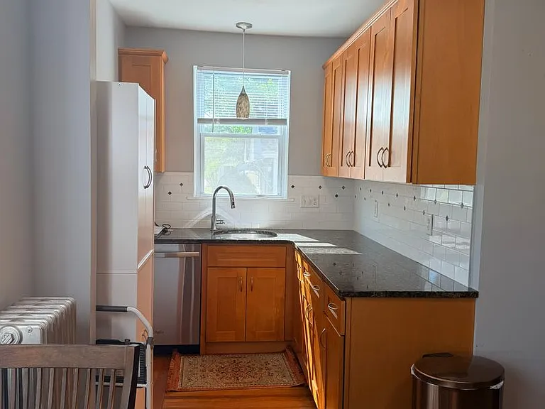 716 River Ave — Photo 7
