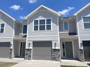 1542 NE Erin Ct, Grain Valley, MO 64029