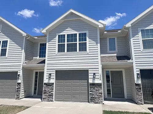 1542 NE Erin Ct Photo 1