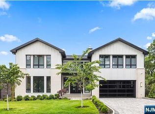 154 Wood Rd, Englewood Cliffs, NJ 07632