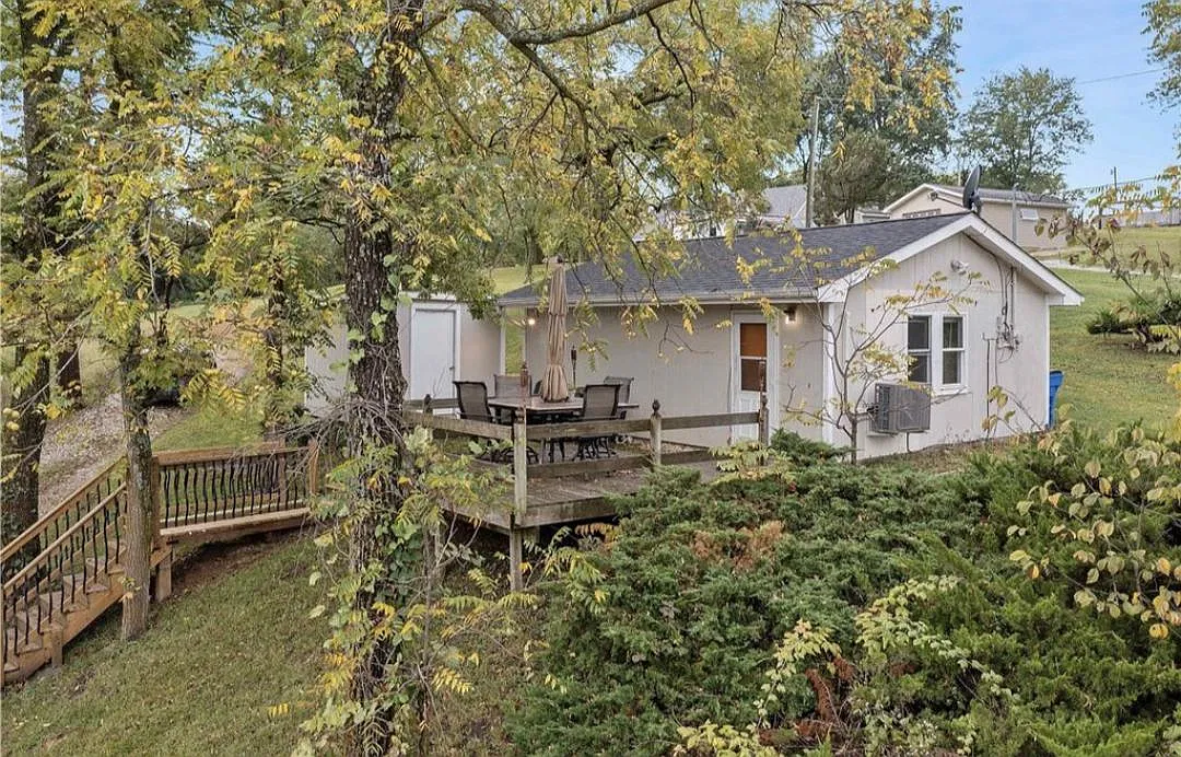 7610 Highway 92 — Photo 1