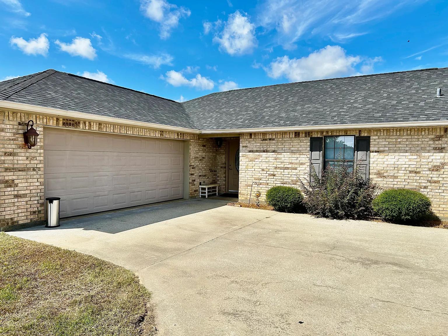 3 bed, 1747 sqft, $1,800 — Photo 2