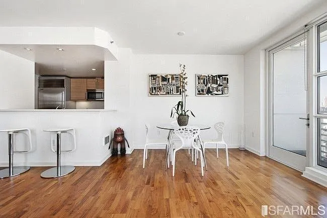 555 4th St #933 — Photo 6
