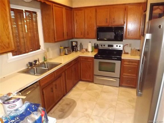 5th image of 133 Deville Pl