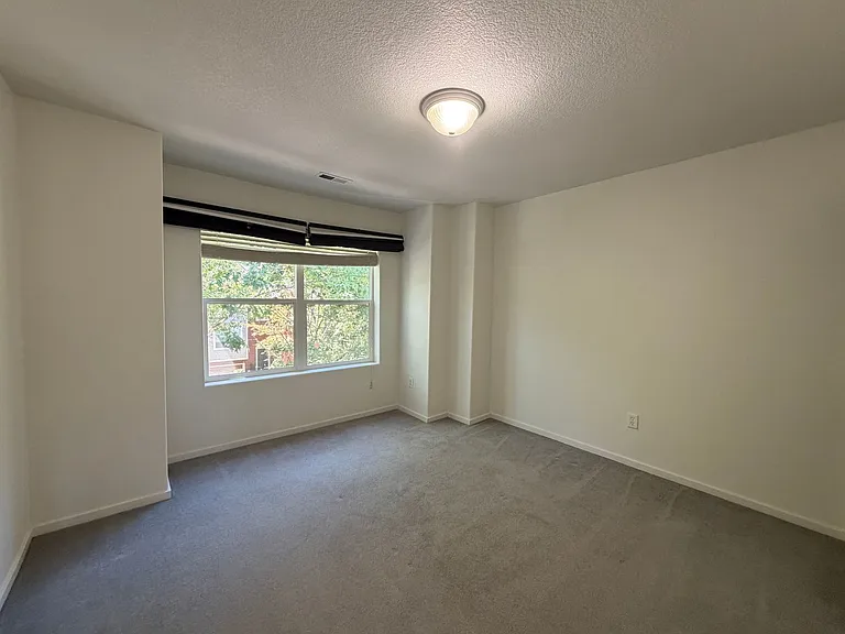 2114 NE Sheffield Ave — Photo 10