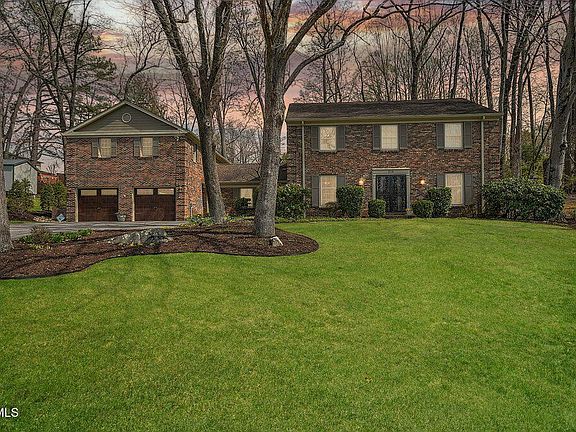 2nd image of 216 Forest Hills Dr
