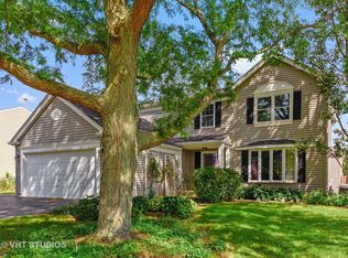702 Edelweiss Dr, Lake Zurich, IL