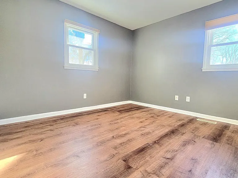 14707 Brook Dr — Photo 9