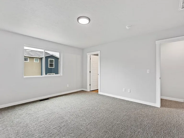 2741 E Jasmine St — Photo 27