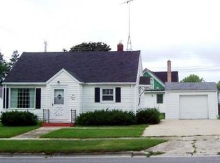 209 N 3rd St, Algoma, WI 54201