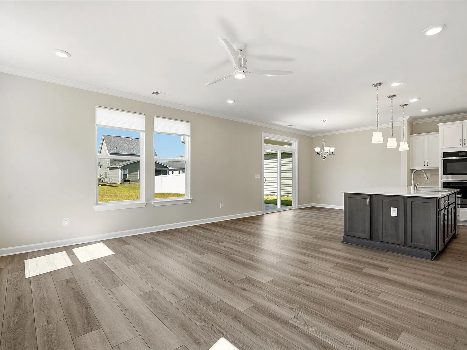 3 bed, 1795 sqft, $2,300 — Photo 4