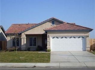 708 New Zealand Dr, Bakersfield, CA