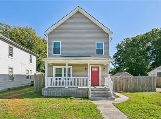 16 Woodland Rd, Hampton, VA 23663
