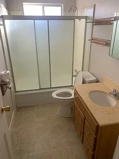 2 bedroom 1 bathroom in Yreka — Photo 3