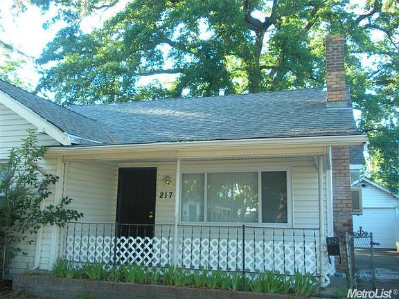 2nd image of 217 El Camino Ave