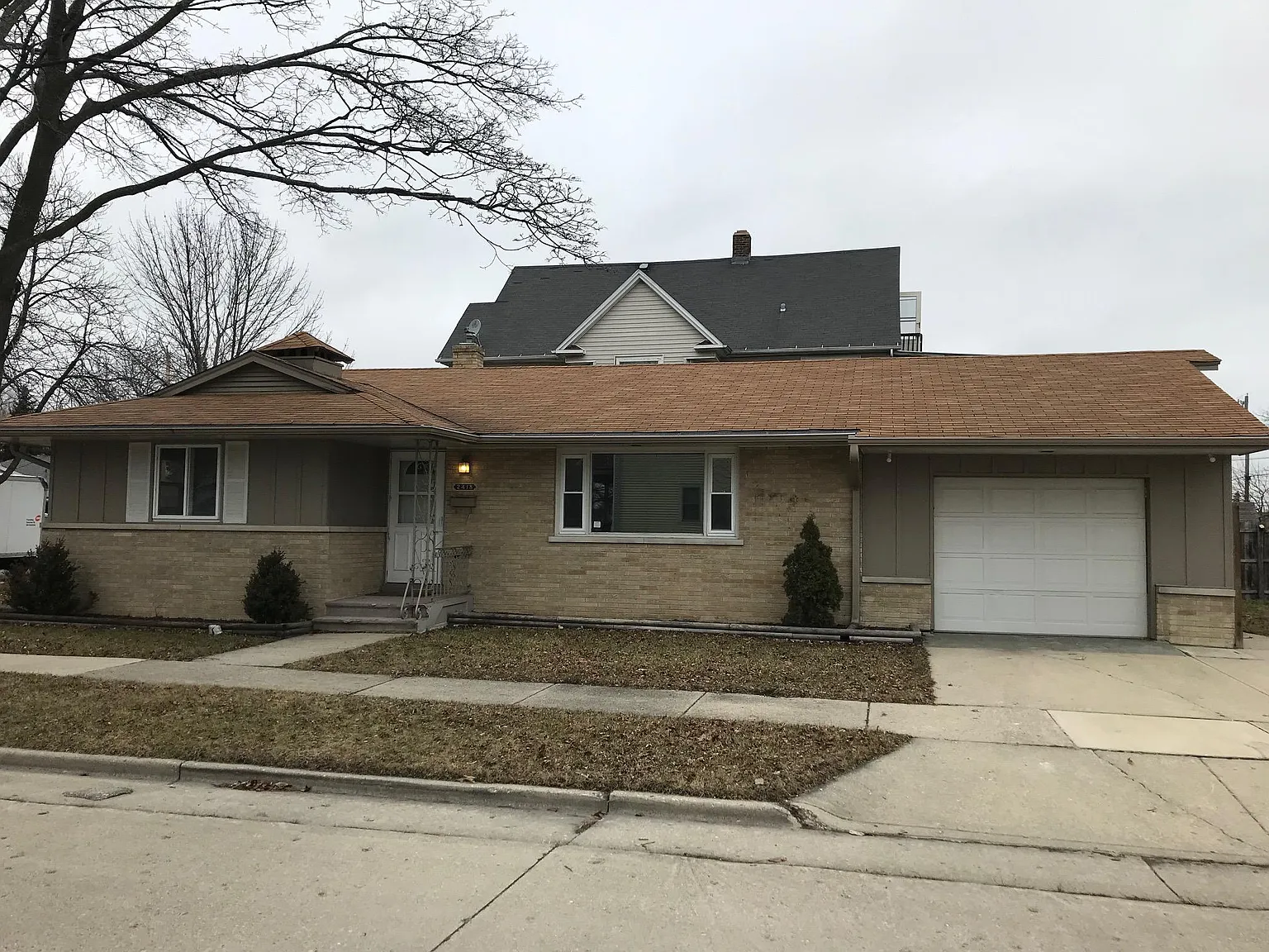 2418 46th St photo 1