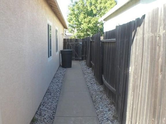 4th image of 645 Alden Way