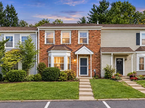 106 Wilshire Ct, Old Bridge, NJ 08857