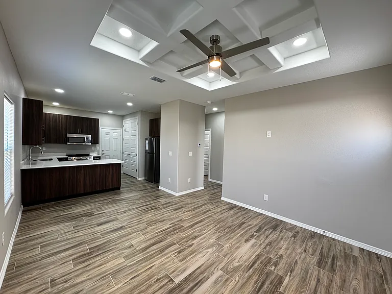 4205 La Vista Ave #4 — Photo 1