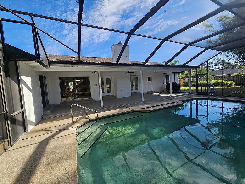 4 bed, 2.0 bath, 2316 sqft, $3,950 — Photo 4