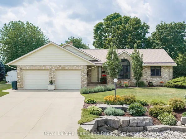 51 Kruse Dr, Huron East, ON N0K 1G0
