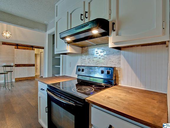 5th image of 1019 Branscomb Cir SE