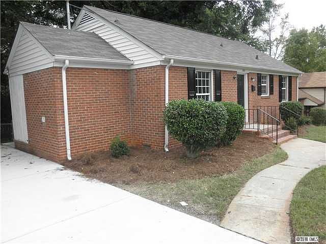 2nd image of 3228 Barfield Dr