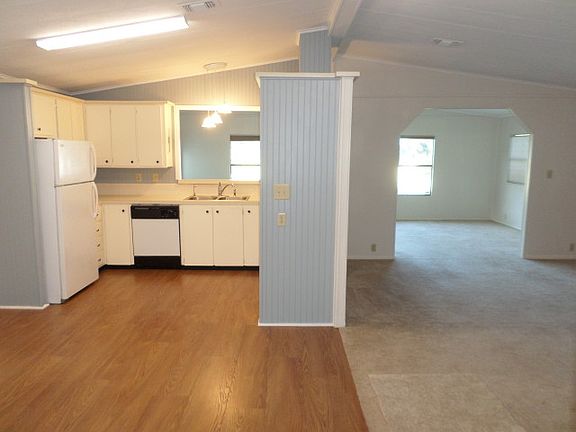 5th image of 2280 Lakeside Dr