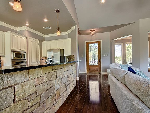 3rd image of 305 High Plains Dr