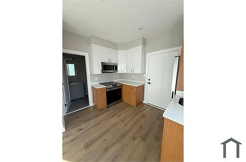 1307 K St SE #201 Photo 1